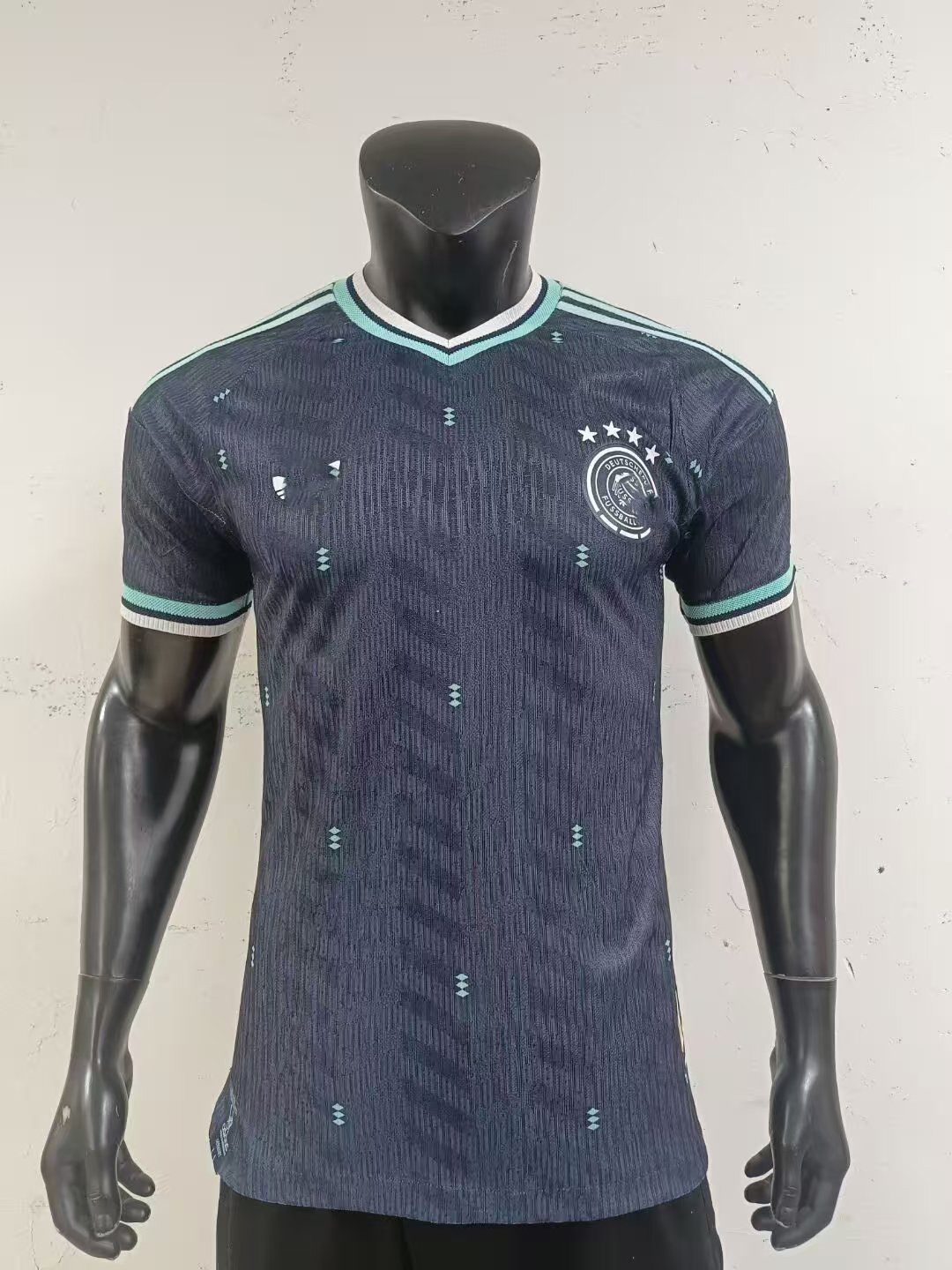 Camiseta de Uniforme de Fútbol Temporada 2526, Versión Jugador del Real Madrid, Edición Especial Selección Nacional, Versión Aficionado, La Liga