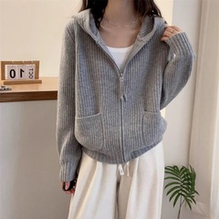 韓国版のゆったりとした厚いファスナーと帽子のウールのニットカーディガン