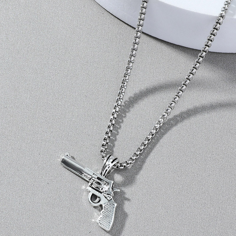 European And American Hip-hop Personality Retro Trend Revolver Pendant Necklace display picture 4