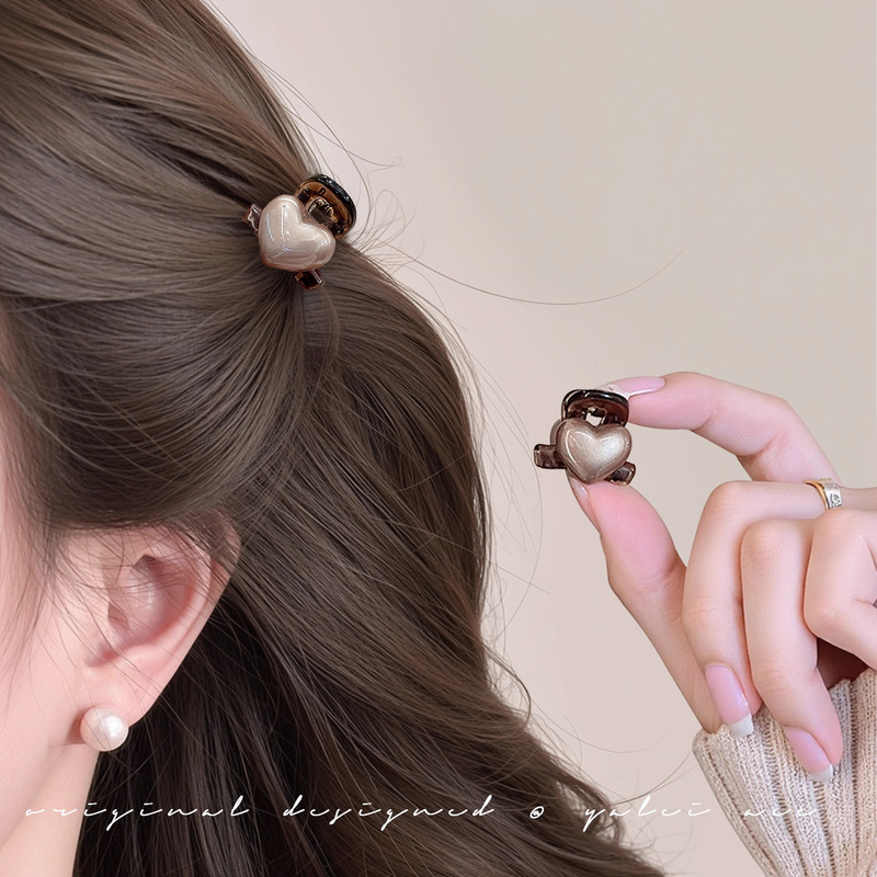Champagne Color Mini Heart Small Hair Clip for Women, High-End 2025 New Princess Hair Clip, Forehead Bangs Clip, Hair Accessory