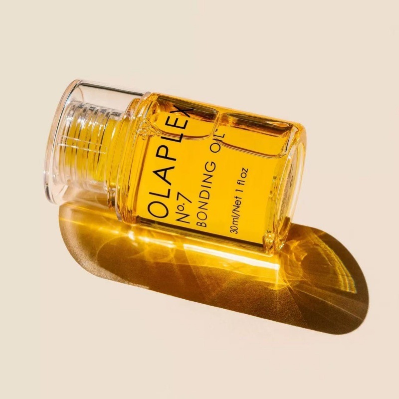 OLAPLEX No. 7 ヘアケア エッセンシャル オイル 30ml は、縮れを改善し、滑らかにし、高温を防ぎ、乾燥した髪を修復します。|undefined