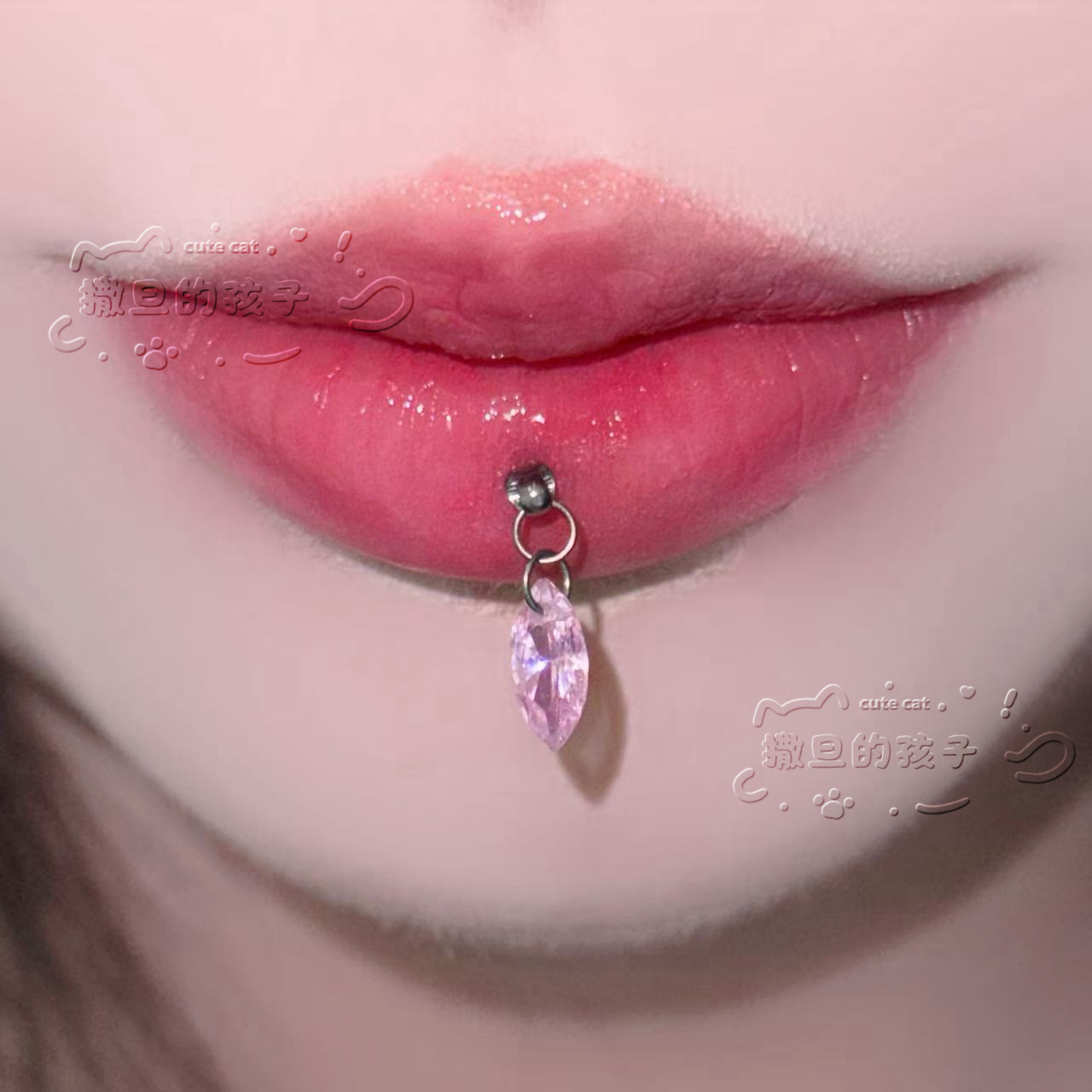 16G labret stud size and finish detail