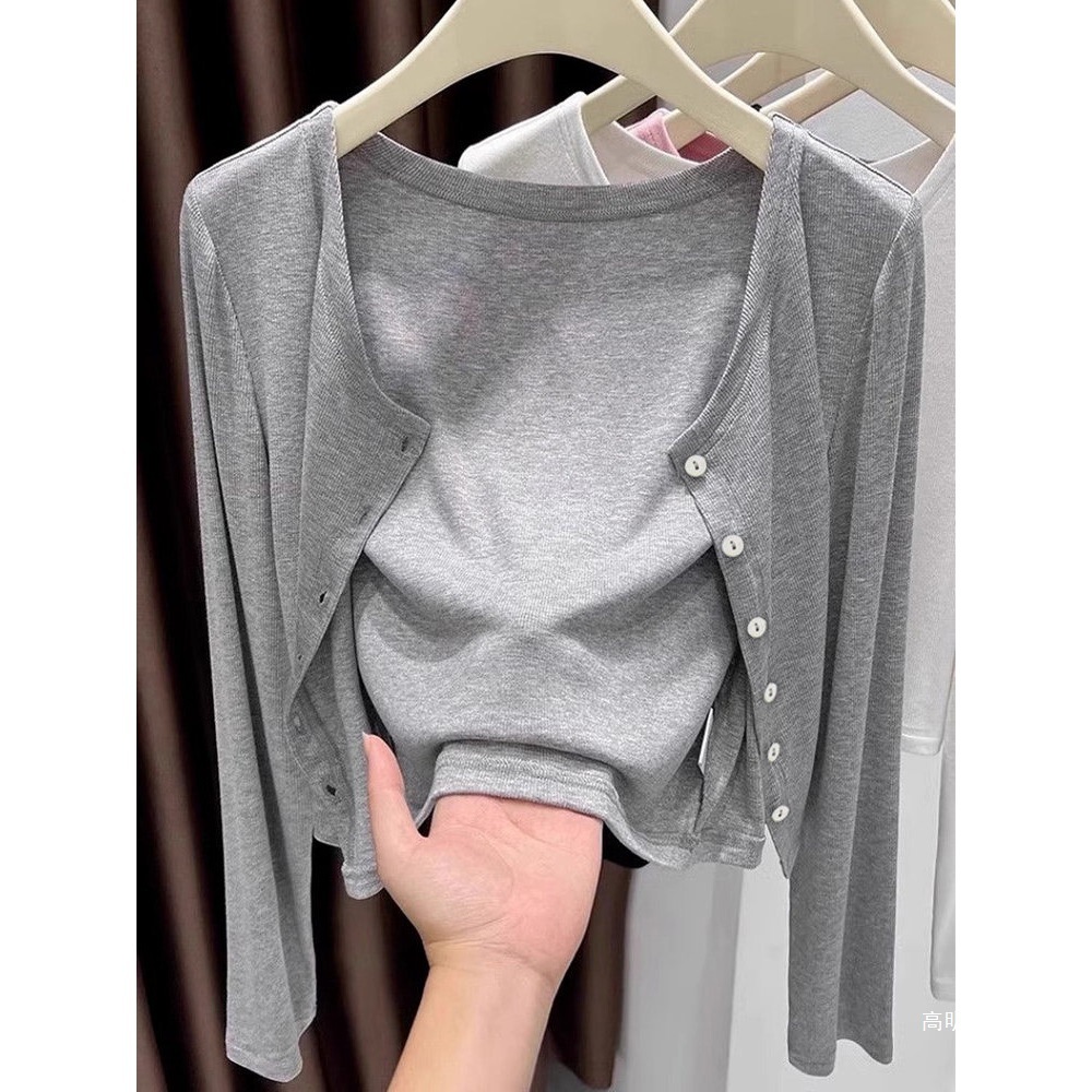 Spring and Autumn 2026 Minimalist Style Fashionable Knitted Cardigan for Women, Relaxed and Relaxed Feel, Long Sleeve, Versatile Casual Short Jacket