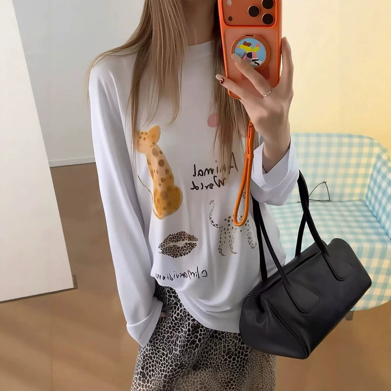 Korean 2026 Summer New Fashion Fun Money-Attracting Leopard Print Long-Sleeve T-Shirt for Women, Lightweight and Cool Sun-Protective Cover-Up Korean 2026 Summer New Fashion Fun Money-Attracting Leopard Print Long-Sleeve T-Shirt for Women, Lightweight and Cool Sun-Protective Cover-Up
