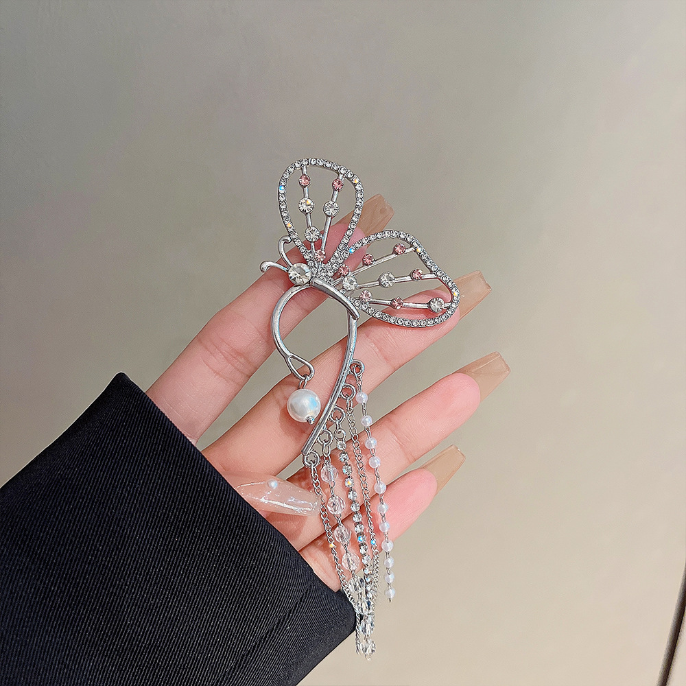 Europa y América transfronteriza nuevos pendientes de borla de mariposa de las mujeres de la perla Rhinestone pendientes de mariposa no perforados pendientes de clip de hueso del oído