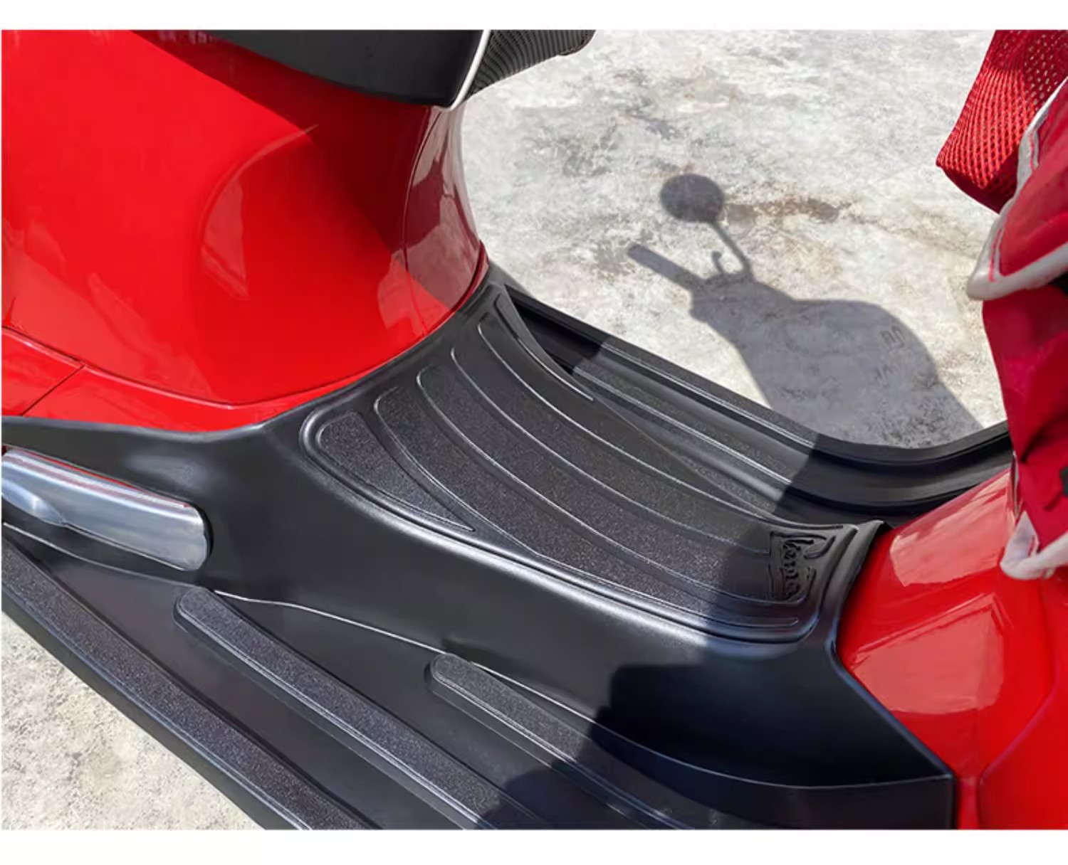 Suitable for Piaggio Vespa Foot Mats Gts300/250 Spring Sprint 150 Rubber Foot Mats Motorcycle