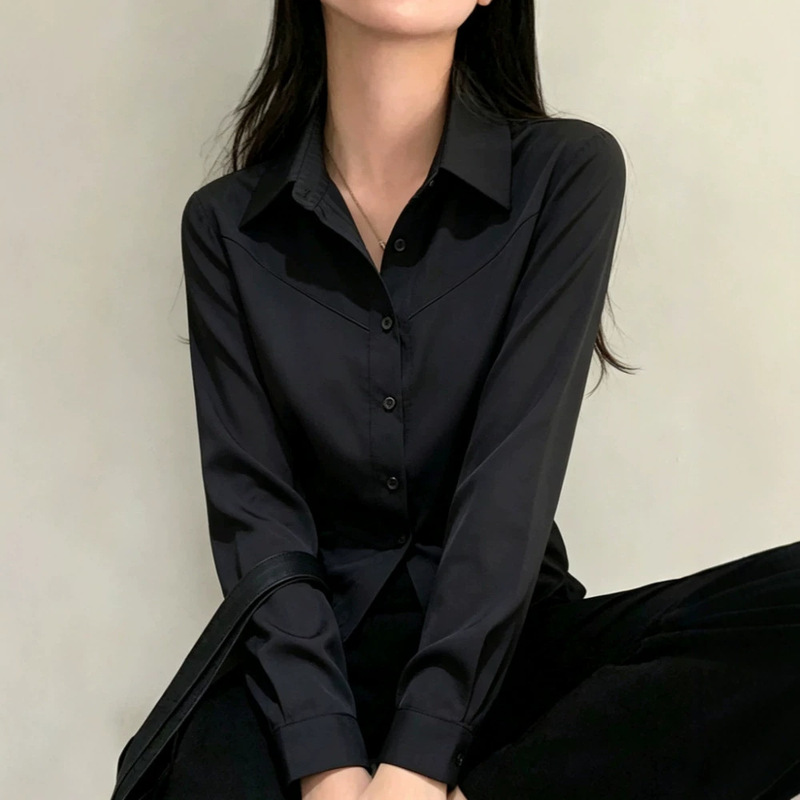 Korean chic black shirt for women, autumn design, niche, commuting, professional, slim fit, long-sleeved shirt for layering Korean chic black shirt for women, autumn design, niche, commuting, professional, slim fit, long-sleeved shirt for layering