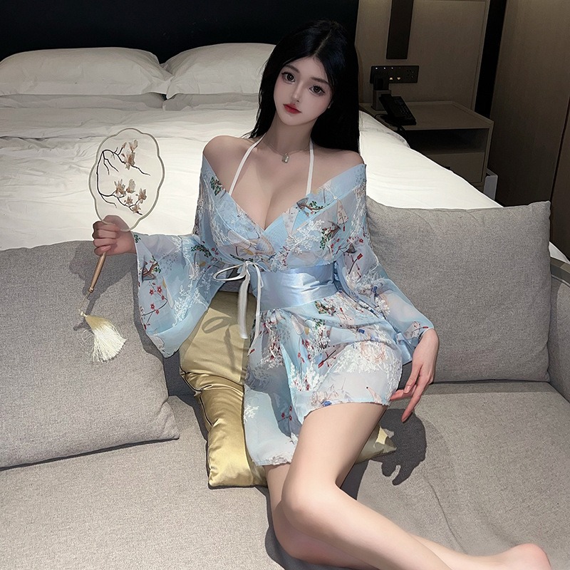 하늘색 정장
