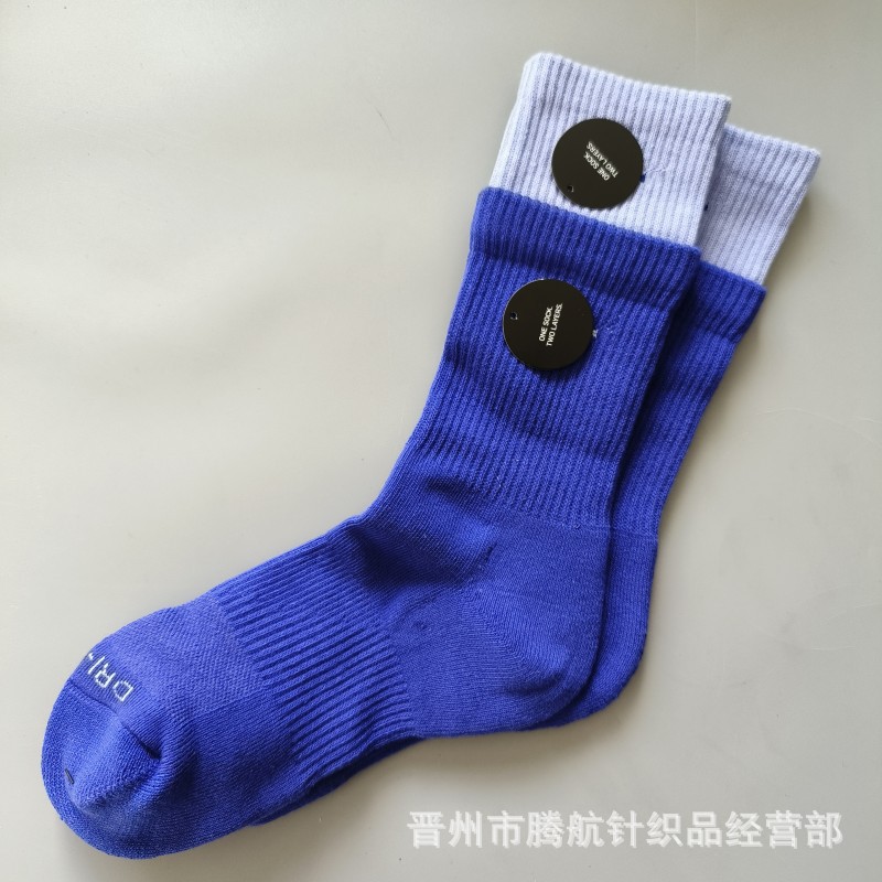 蘇万ナイキの靴下のカラーの二重は男女の中で長い筒のタオルの底のスポーツの靴下をつなぎ合わせてバスケットボールの靴下を走ります。