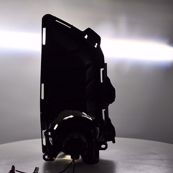 Aplicable a Toyota 22 / 23 Yaris ATIV lámpara de niebla delantera LED renovación de luz de conducción diurna de flujo de agua lámpara de barra frontal