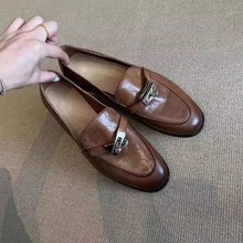 �͹�Ӣ���L�A�^�R㕿ۘ���Ь�i�۲�ɫСƤЬһ�_�ņ�Ь