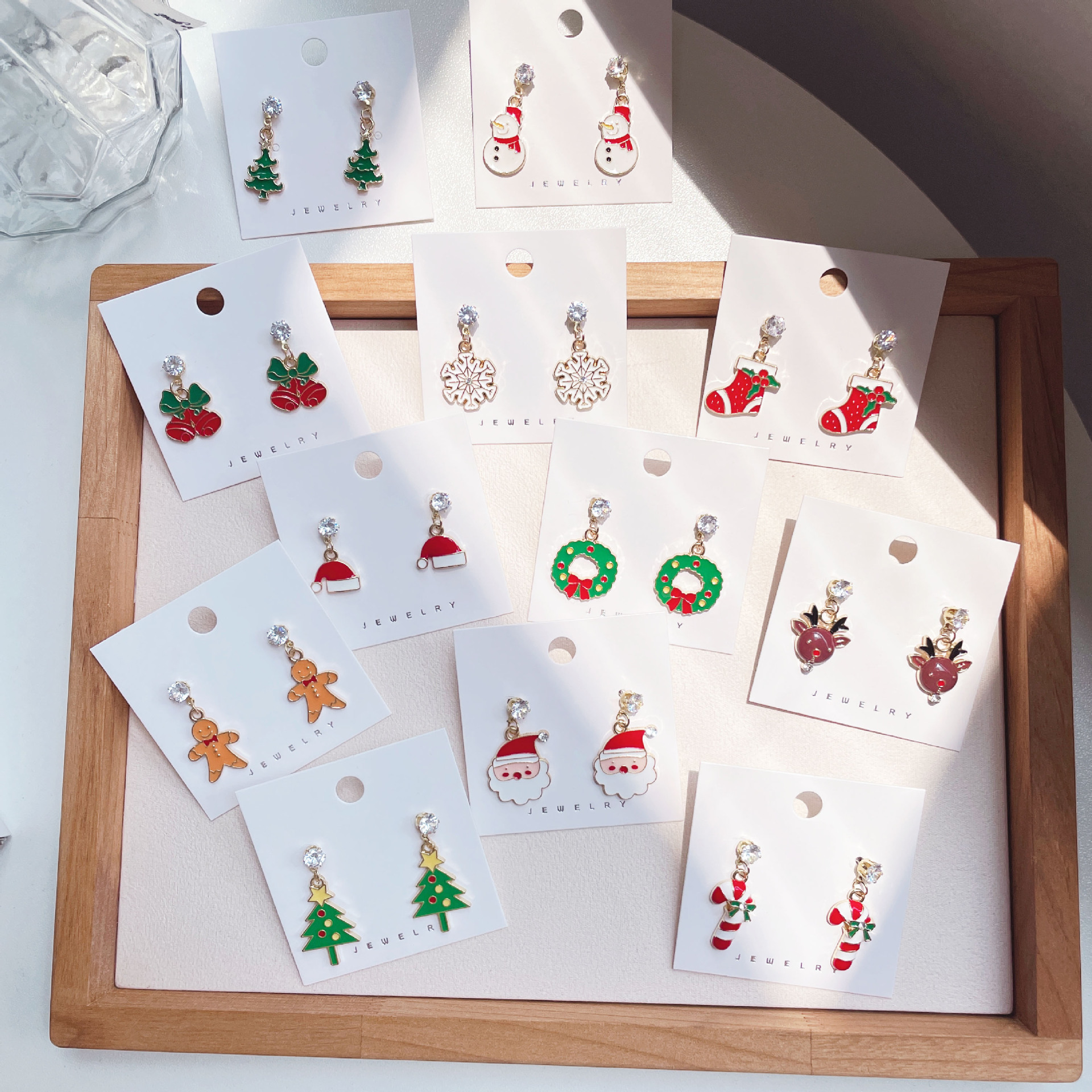 24g Weight Rhinestones Inlay Material Drop Earrings Classification 1 Pair Quantity Festival Occasion Alloy Material Christmas Festival Cartoon Character, Christmas Tree, Santa Claus Pattern Women's Gender Plating, Flakes Design Cartoon Style, Cute Style 1 Pair Christmas Cartoon Style Cute Cartoon Character Christmas Tree Santa Claus Plating Flakes Alloy Rhinestones Drop Earrings 无