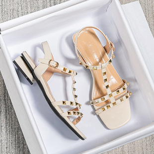 �A���ļ��¿�r�г��и��T�һ�ֵ͸���ЬŮ��aЬ41-43���Q؛Դ