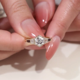 戒指;宝石工艺品;K金耳饰