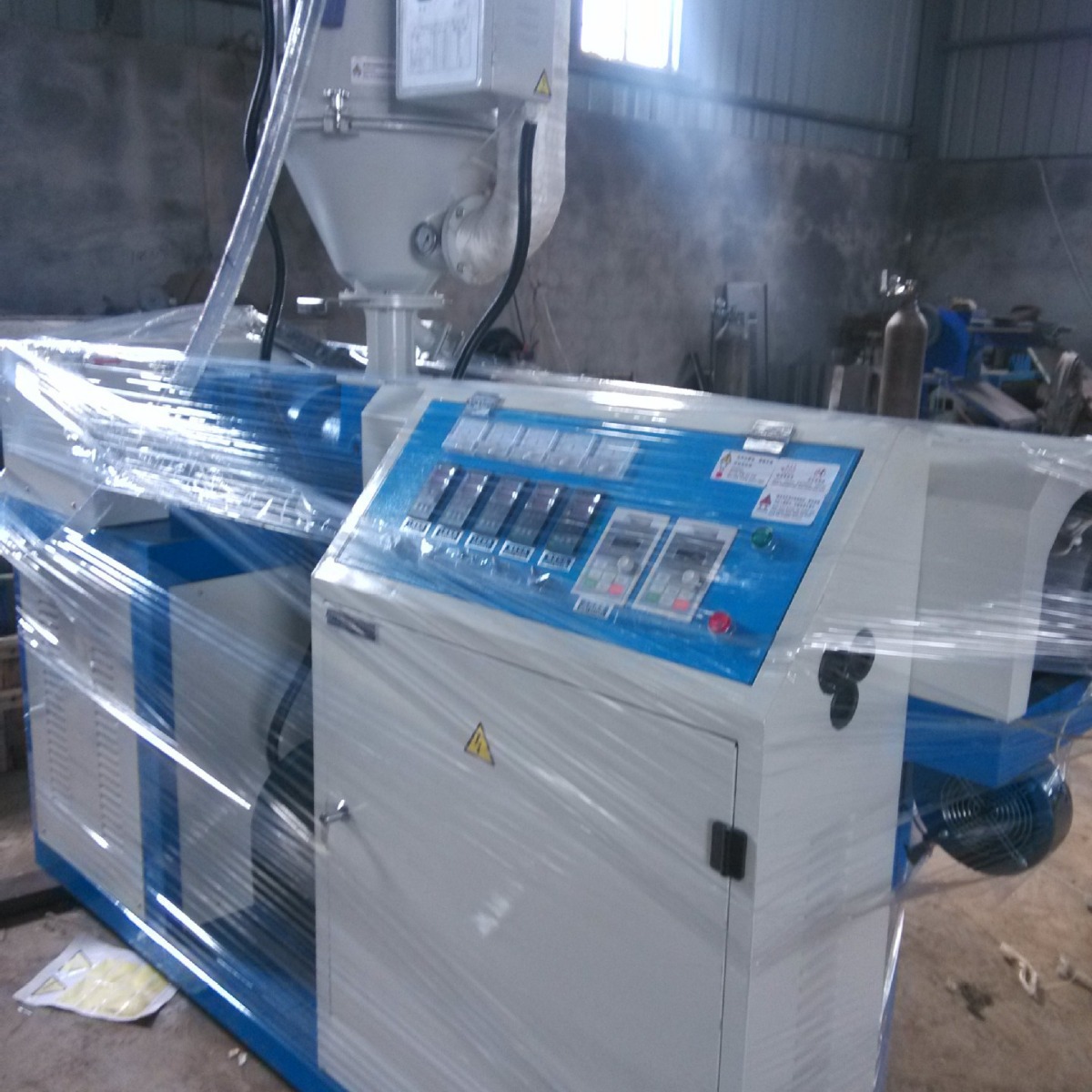 厂家供应TPU塑料挤出机器    PE管材塑料挤出机械押出机可降解