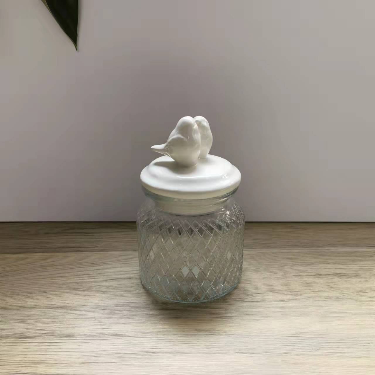 Маленький стеклянный лебедь
