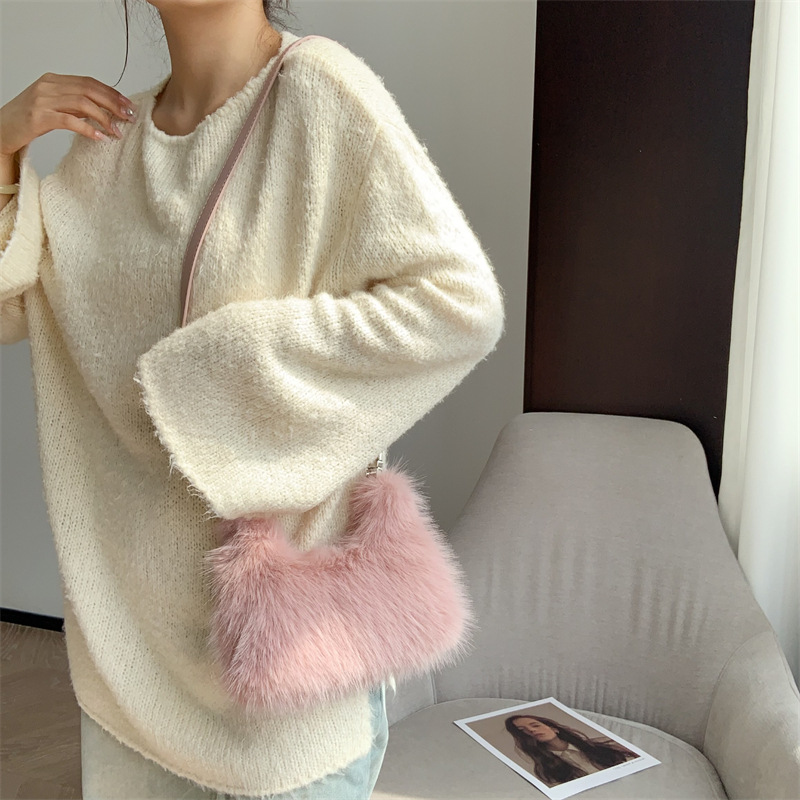 Women's Bag autumn and winter fox fur lunch box bag hand held dinner bag temperament furry bag high grade plush underarm bag_voghion.com