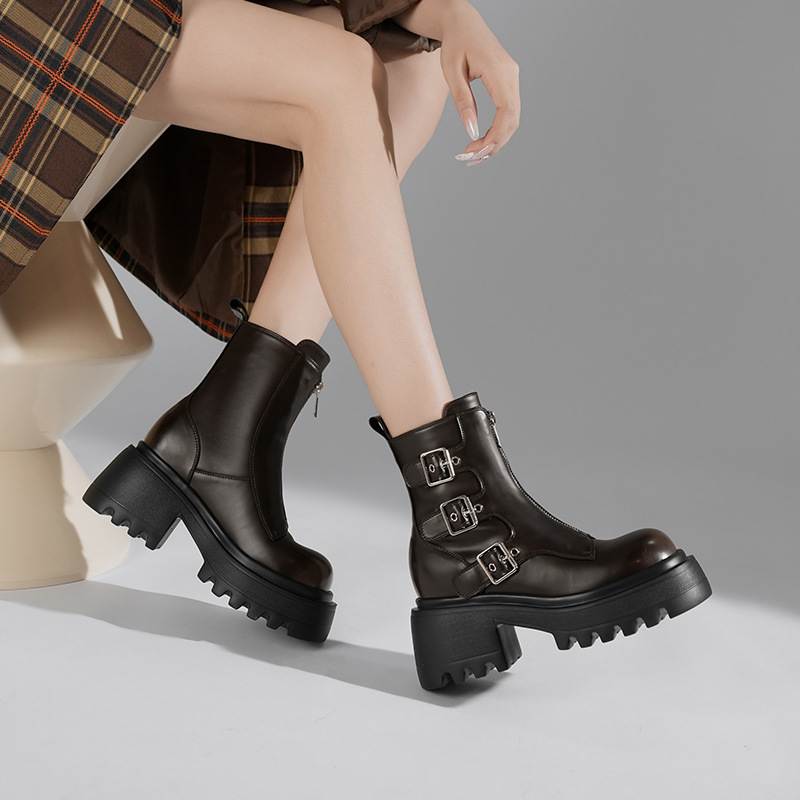 여성용 영국 스타일 짧은 부츠 복고풍 마틴 부츠 2025 가을 새로운 금속 버클 앞 지퍼 틈새 부츠 유행