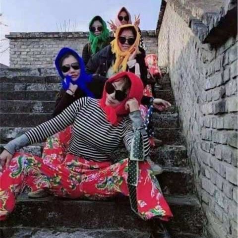 Scarves for elderly women, mothers, in Northeast China featuring large floral patterns, suitable for rural grandmas and village ladies in 2024.