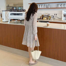 2025入秋上新优美碎花连衣裙女收腰显瘦气质休闲长袖小个子显高裙