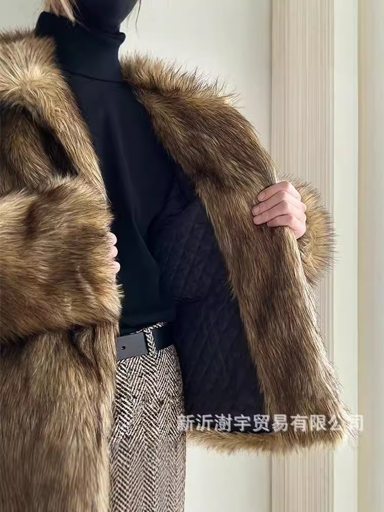 2024 Europa y América abrigo de piel de hombre abrigo de pelo de lobo cálido abrigo abrigo de pelo de estilo punk corto aumento