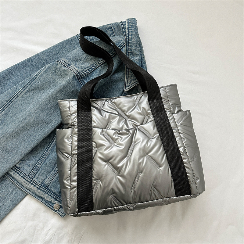Bolsa de textura de alta calidad para mujeres nueva moda de gran capacidad otoño invierno perlada ropa de algodón bolso de hombro bolso de pluma de viaje
