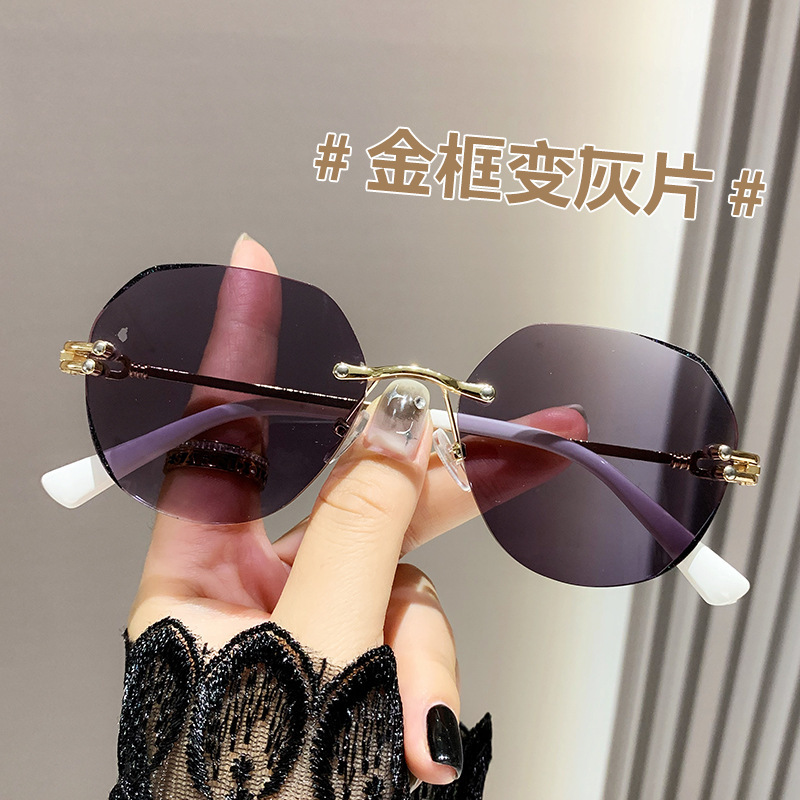 Gafas de presbiopía fotocrómica frameless moda recortar mujeres presbicia gafas día y noche de doble uso presbiópica gafas para los ancianos