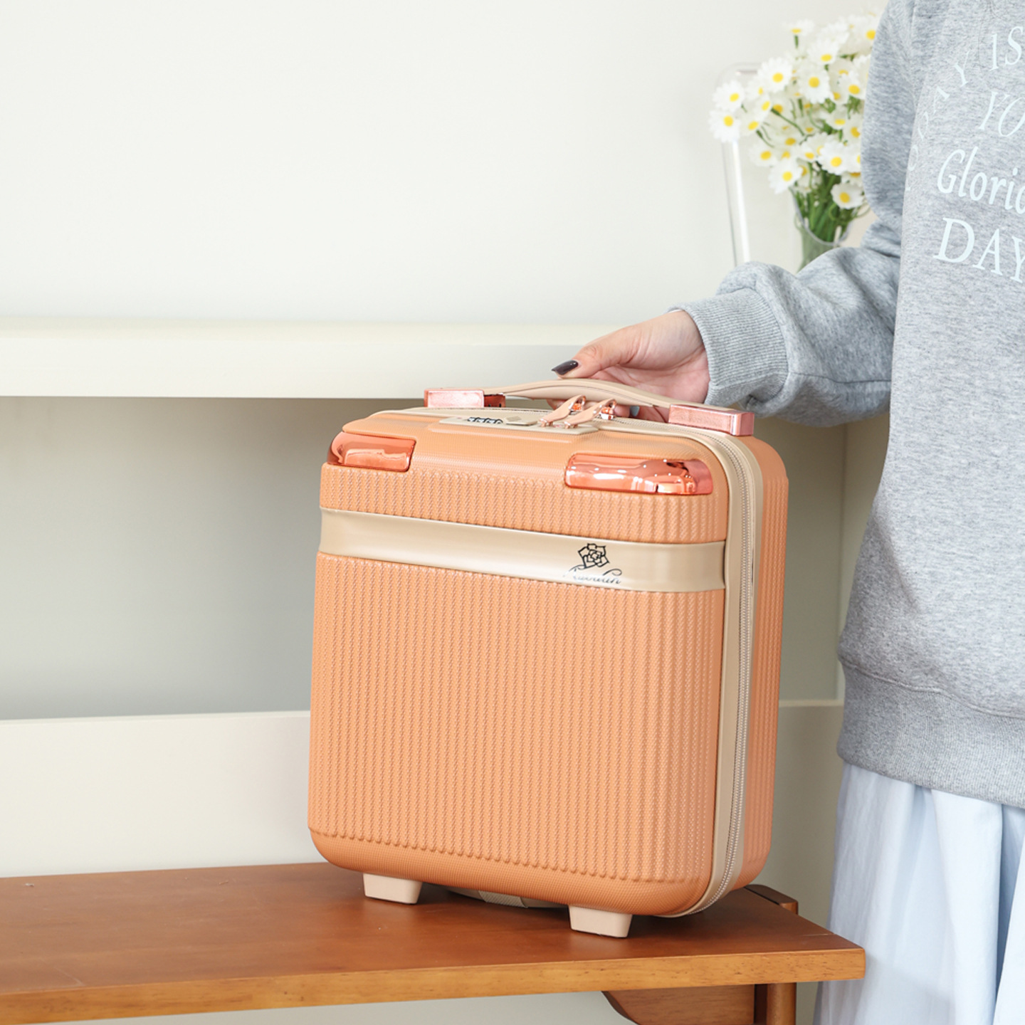 Handheld suitcase for men and women for traveling