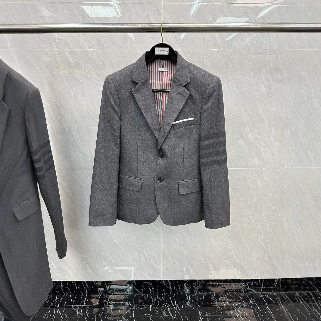 공장 직접 TB 클래식 원사 염색 회색 4 바 패션 세트 남성 가을 트렌드 남성 비즈니스 세트 세트