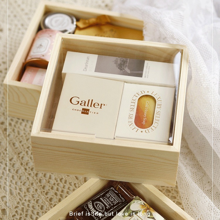 お土産のギフトボックスの小さい木の箱の結婚式の高級なアイデアは花嫁の連れ合いにお返しします。|undefined