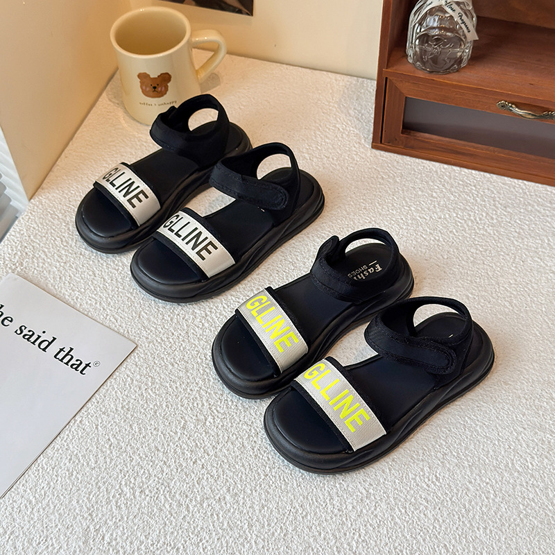 Sandalias para niños 2025 verano nuevo estilo zapatos de suela suave para niñas sandalias para niños grandes zapatos de playa casuales para niñas image 3