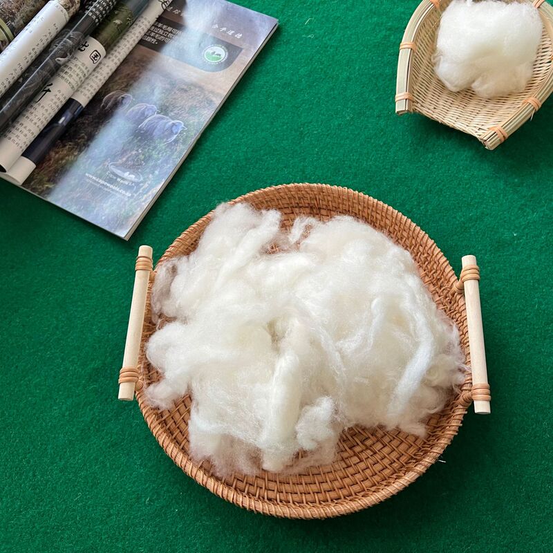 Factory Wholesale Combed Wool Natural Animal Wool Cotton Cashmere Raw Material Cold-proof Clothing Textile Material Wholesale