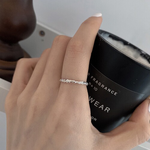 Korean Women's Ring, Niche Design, Foil-Effect Minimalist S925 Sterling Silver, Cool-Girl Style, Stackable Plain Band, Instagram-Worthy