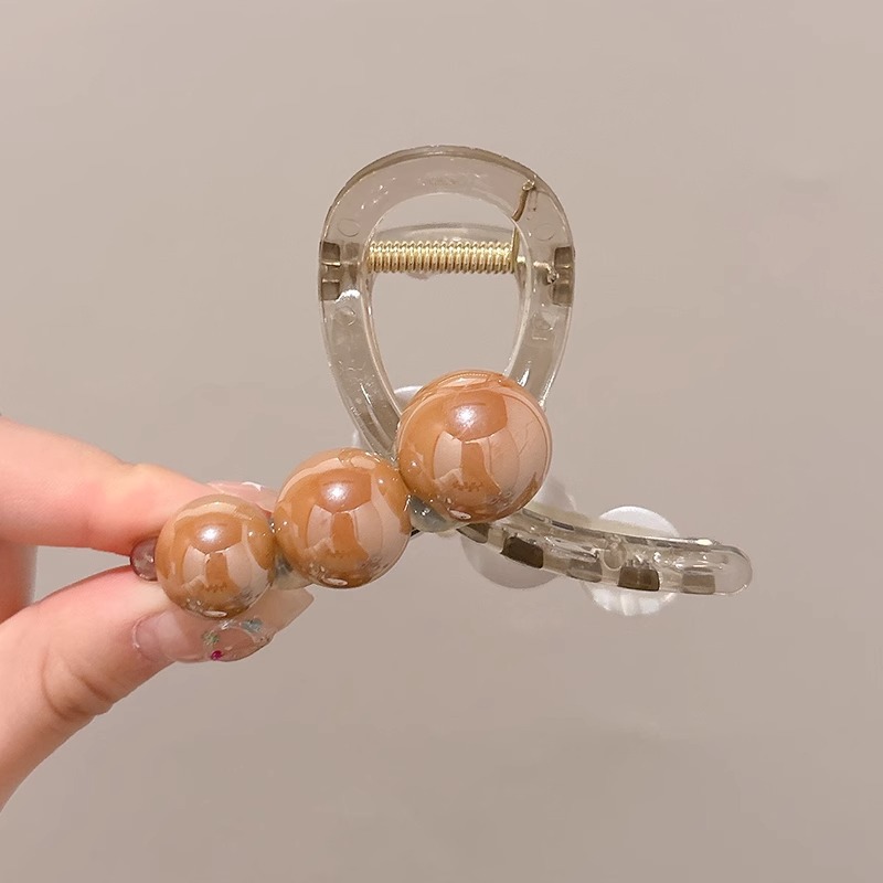 Elegante temperamento de perlas clip de cabello de tiburón clip de cabello de tamaño medio para mujeres 2025 nuevo estilo detrás de la cabeza de alta sensibilidad adornamiento para el cabello