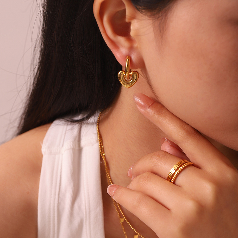 1 Paire Forme De Cœur Style Simple Style Classique Acier Inoxydable 304 Plaqué Or 14K Placage Boucles D'oreilles display picture 4