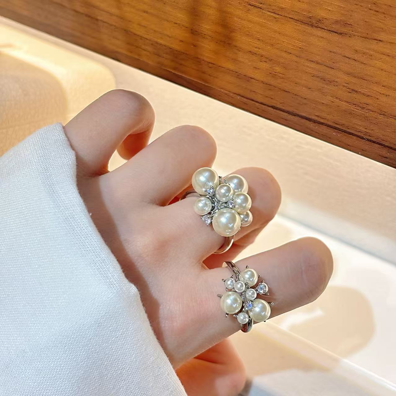 Light Luxury and Elegant Silver Pearl Ring for Women, High-End, Personalized, Exquisite, Fashionable, Trendyy, Simple and Versatile Ring