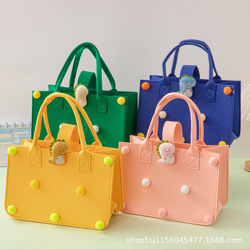 New style fur ball cartoon promotional gift handbag shopping baby birthday companion large capacity gift bag New style fur ball cartoon promotional gift handbag shopping baby birthday companion large capacity gift bag