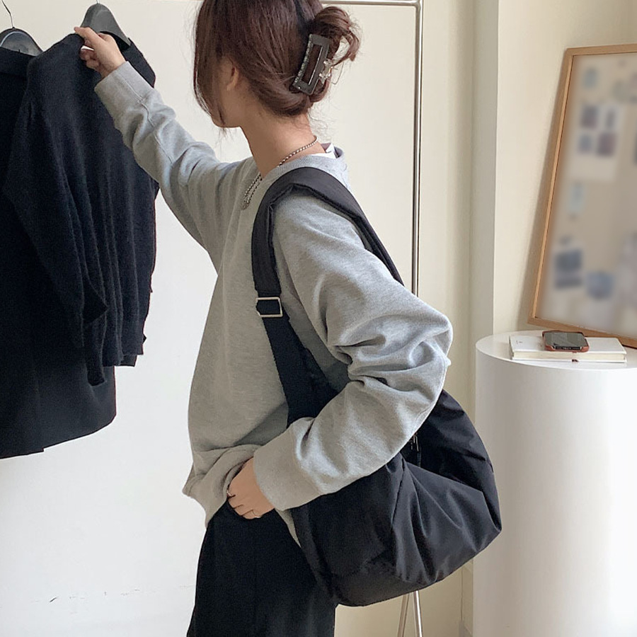국경을 넘는 한국 스타일 숄더백 캐주얼 문학적 패셔너블 심플 단색 만두백 2025 봄 모델