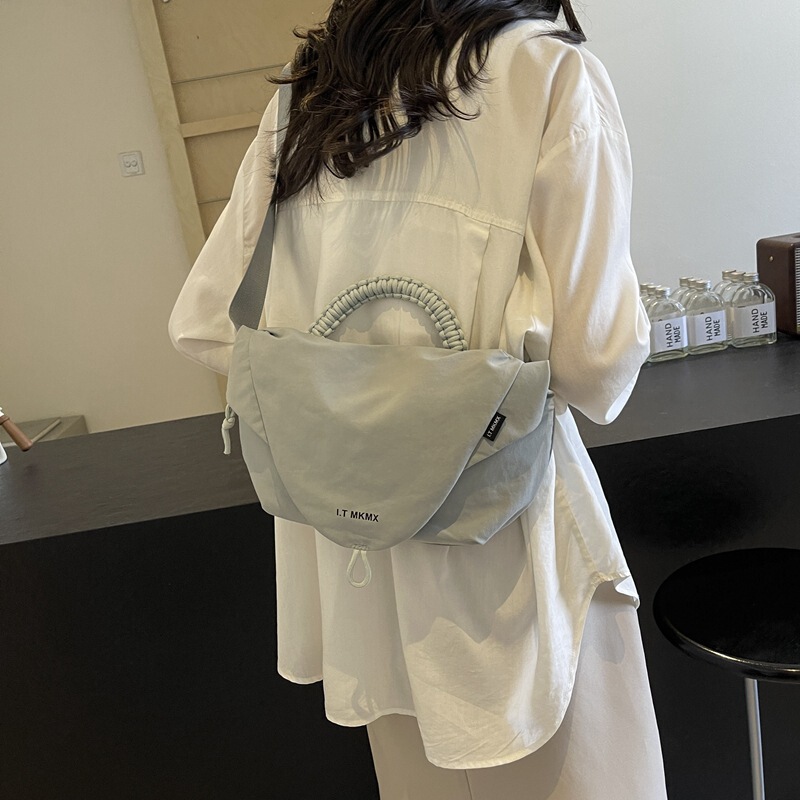 Personalized Simple Large Capacity Women's Shoulder Bag Lightweight Handbag New Style Fashionable All-match Travel Crossbody Bag Personalized Simple Large Capacity Women's Shoulder Bag Lightweight Handbag New Style Fashionable All-match Travel Crossbody Bag