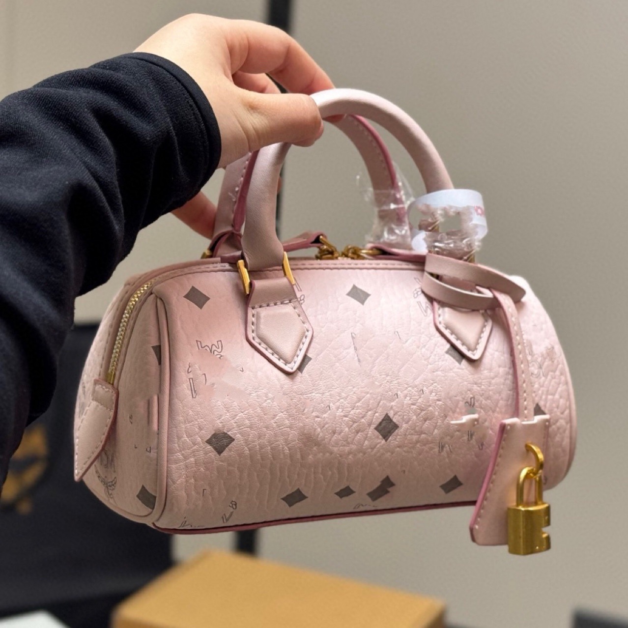 MC Genuine Leather Pillow Bag for Women - Handheld Crossbody Small Exquisite Bag, New Fashion Versatile Single Shoulder Boston Pillow Bag - Thumbnail 7