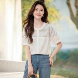 2026年夏季新款衬衫女韩版宽松设计感条纹衬衣五分袖女士上衣欧美