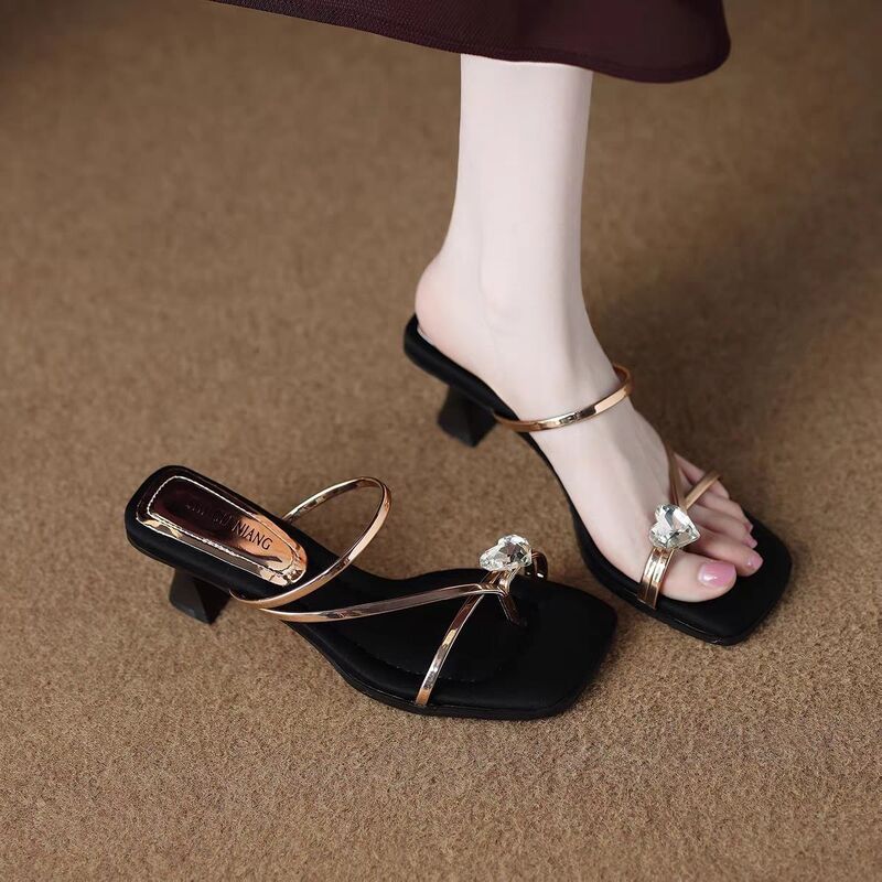 Stunningly beautiful high-heeled sandals with a sophisticated vibe for women, perfect for summer 2026, look great with skirts, exquisite slippers Stunningly beautiful high-heeled sandals with a sophisticated vibe for women, perfect for summer 2026, look great with skirts, exquisite slippers