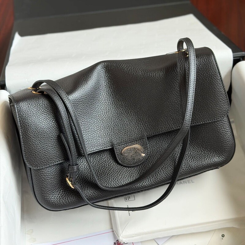 High-Quality 26Smaxi Flap Bag, Extra-Large Cf Bag, Genuine Leather, Large Capacity, Single Shoulder Crossbody Underarm Tote Bag, Cross-Border High-Quality 26Smaxi Flap Bag, Extra-Large Cf Bag, Genuine Leather, Large Capacity, Single Shoulder Crossbody Underarm Tote Bag, Cross-Border