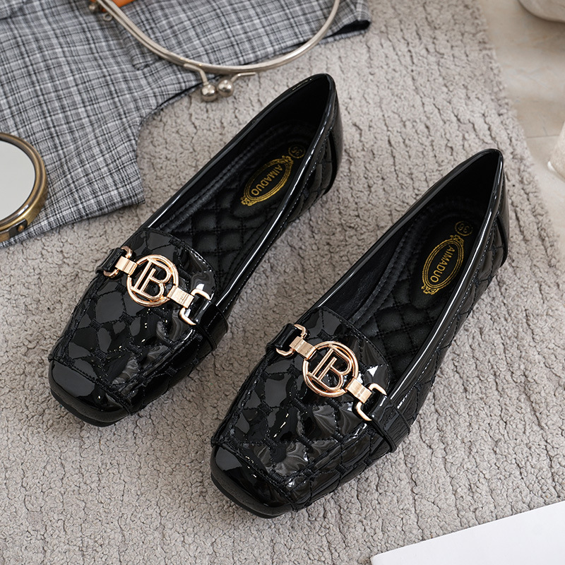 978-12 B button 33-41-43 square flat comfortable small leather shoes soft leather soft bottom patent leather buckle embroidery shoes 978-12 B button 33-41-43 square flat comfortable small leather shoes soft leather soft bottom patent leather buckle embroidery shoes