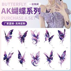 蝶の刺青は防水で長持ちします。