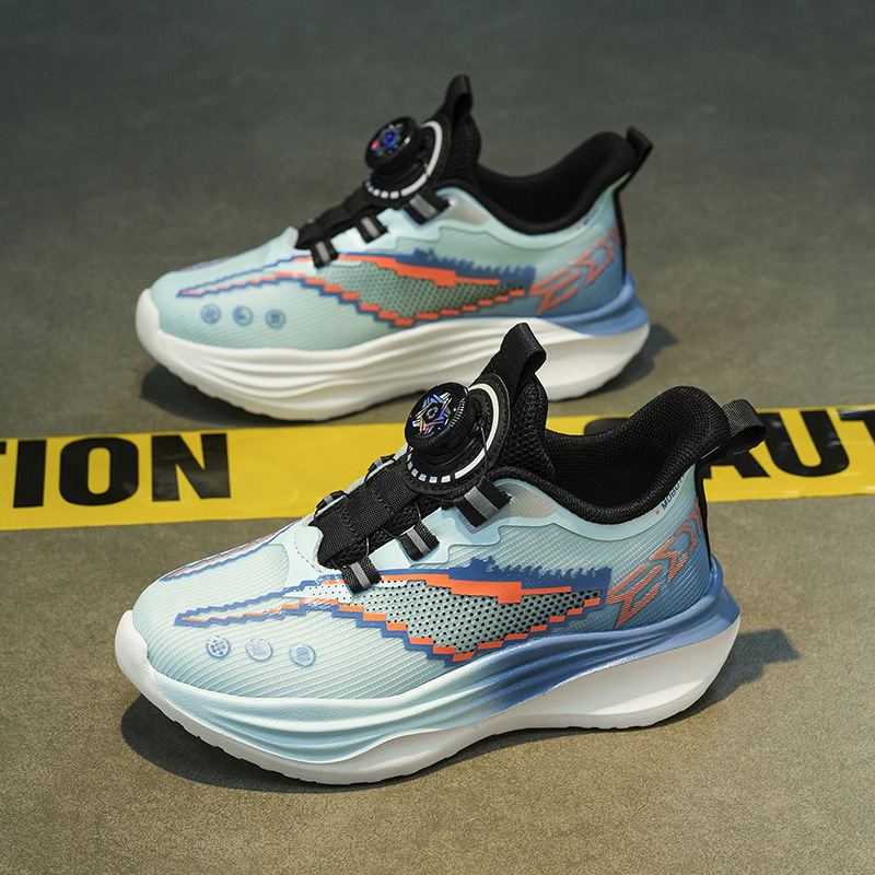 Children's summer running shoes with large mesh for breathability, featuring a rotating buckle design, suitable for both boys and girls, soft and elastic athletic sneakers