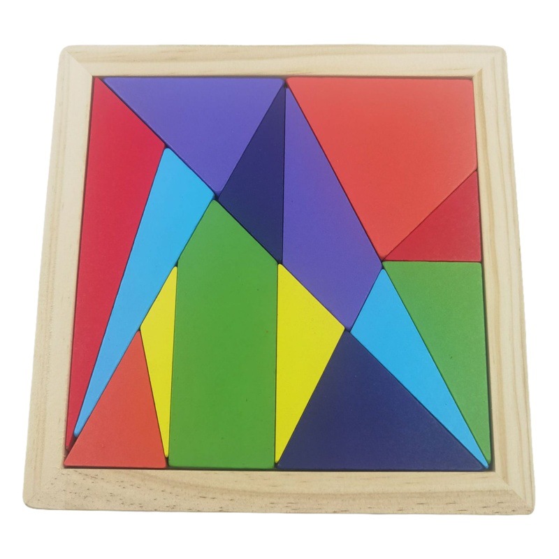 ジグソーパズルの子供の知育玩具の木の頭を痛めて木を積み上げます。