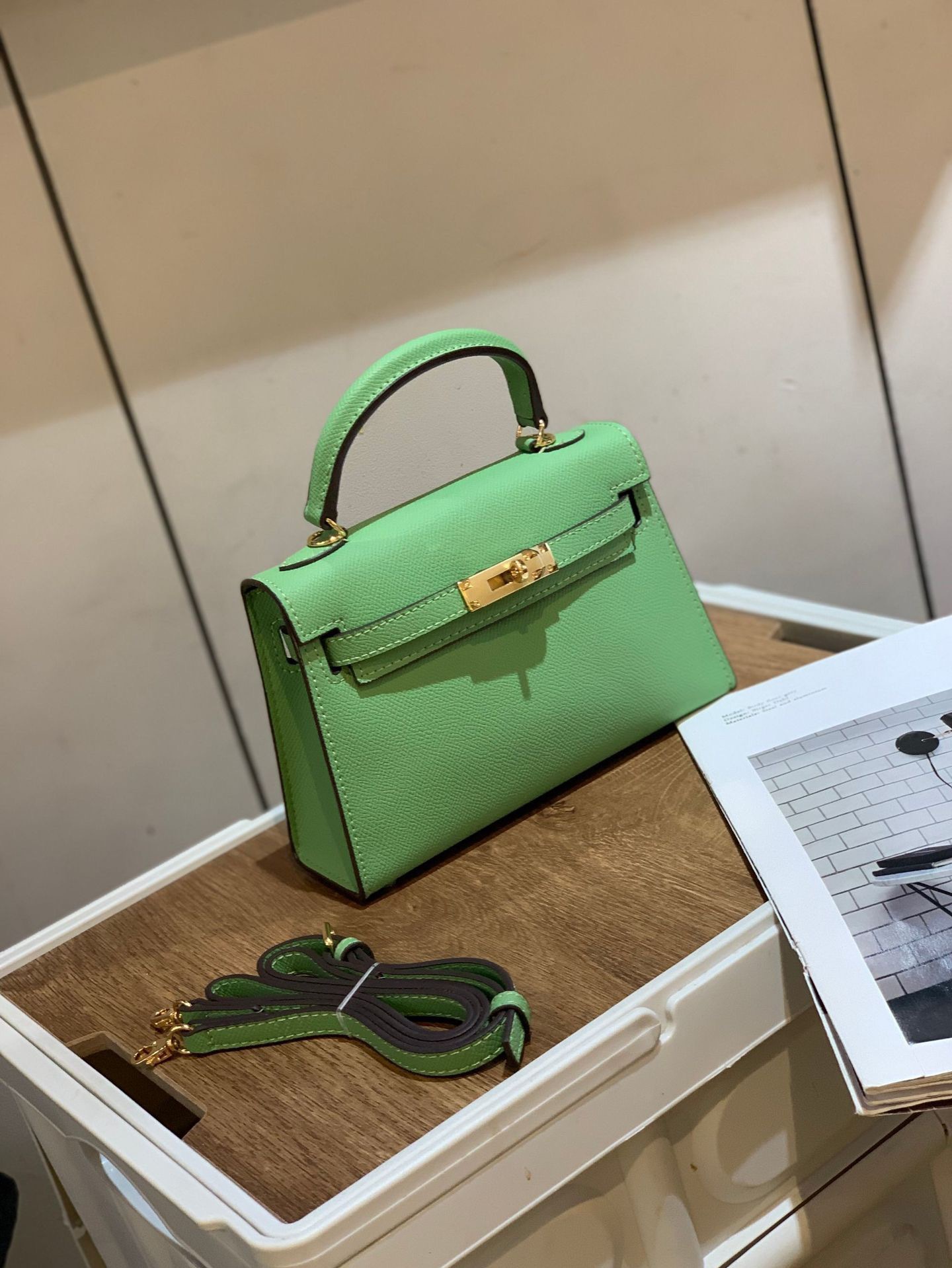 Túi xách mini nữ Kelly cao cấp kiểu mới đeo chéo xách tay 20x6x13 cm — bơ xanh