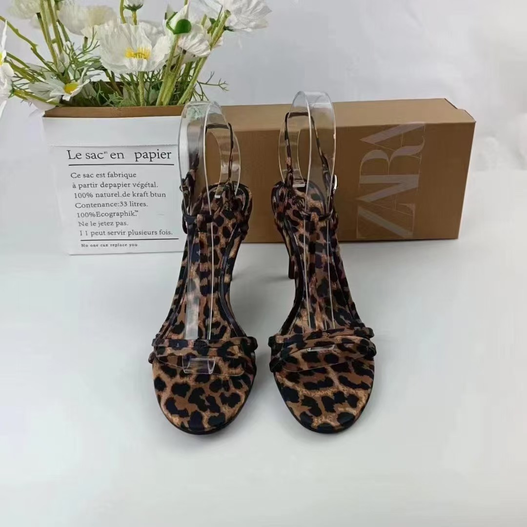 ZA2024 버클 레오파드 무늬 하이힐 여성용 스틸레토 힐 슈퍼 하이힐 섹시 퓨어 로얄 스타일이있는 여름 새 오픈 발가락 샌들