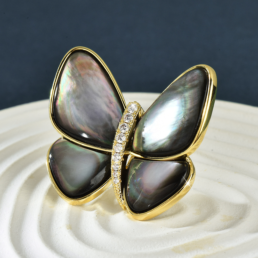 Elegante vlinder broche van parelmoer voor dames reversspeld_voghion.com